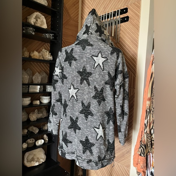 Fun & Funky Splendid Hoodie Front Pockets with Silver, Black, Grey White Stars - Picture 3 of 6